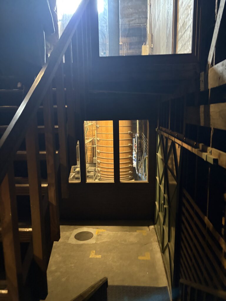 三郎丸蒸留所 見学体験記：独自の風味を生むこだわりの木桶発酵槽