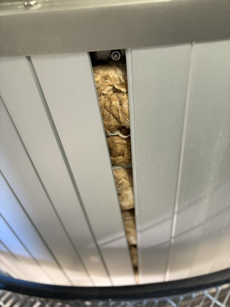 ニュージーランド産メリノウールで断熱された巨大な糖化槽。羊の国ならではの知恵を活かし、麦芽の甘みを引き出すための温度を優しく保つアナログな設備