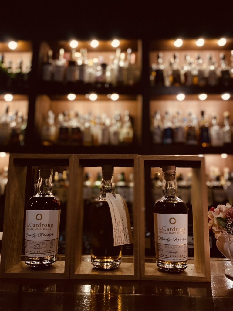 店主が購入してきたカードローナ蒸溜所の原酒