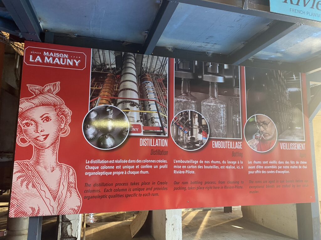 ラマニー蒸溜所での蒸留説明看板