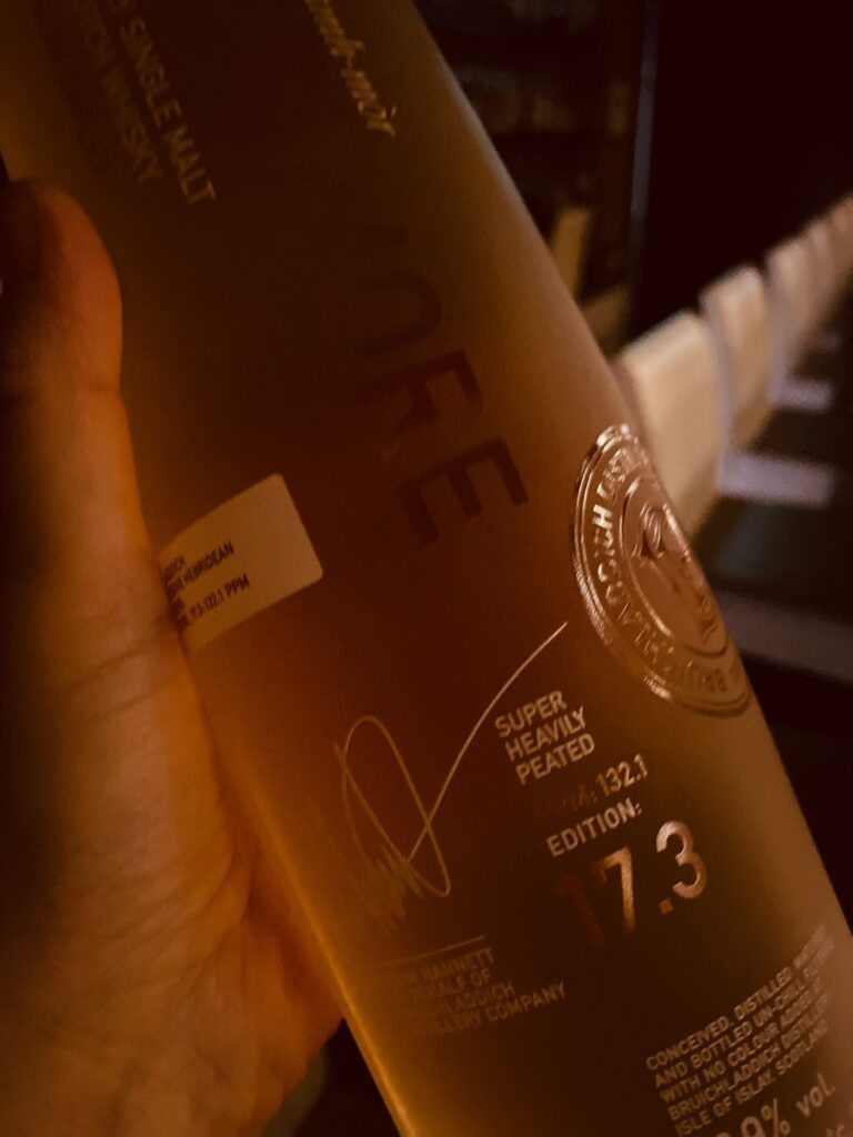 オクトモア17.3のボトル(PPM132.1)|広島のBar Little Happiness / Octomore 17.3 bottle at Bar Little Happiness, Hiroshima