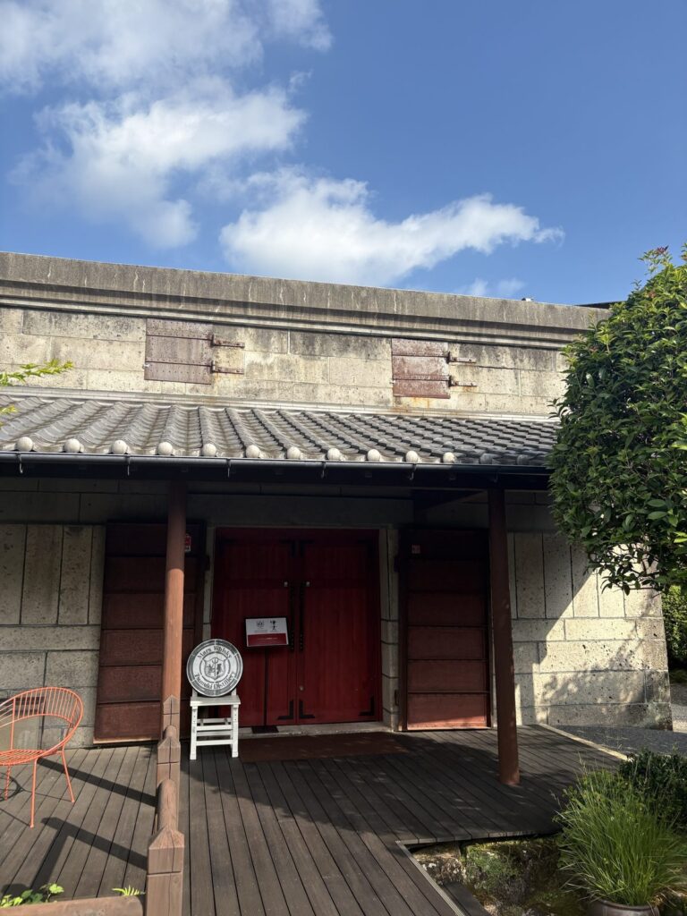 ハンドフィルができるマルス津貫蒸溜所の石造りの建物
